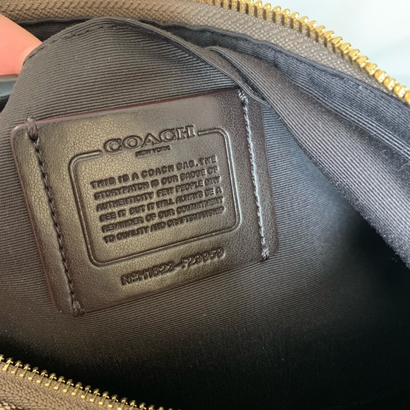 Coach - Picture 3 of 7